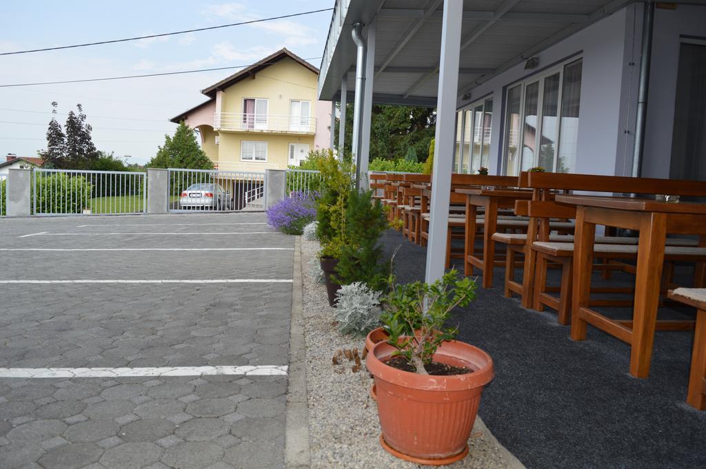 슬라본스키브로드 Pansion Antonio B&B 외부 사진