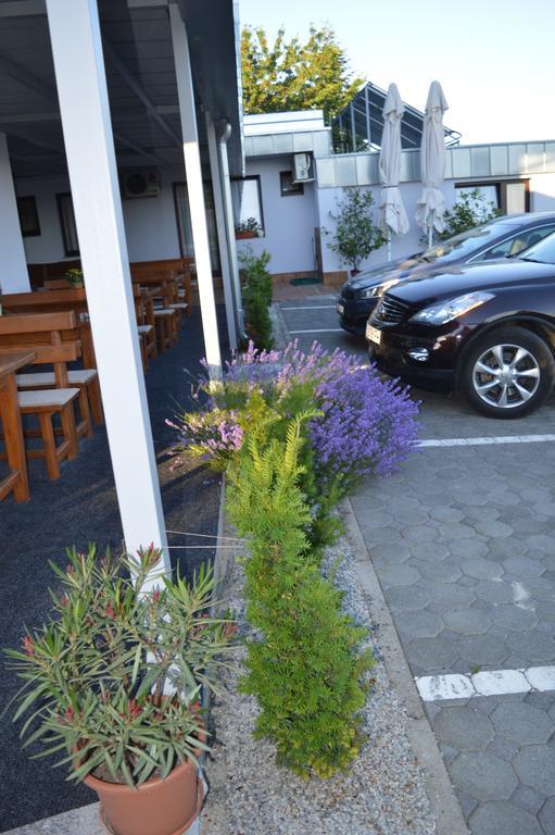 슬라본스키브로드 Pansion Antonio B&B 외부 사진