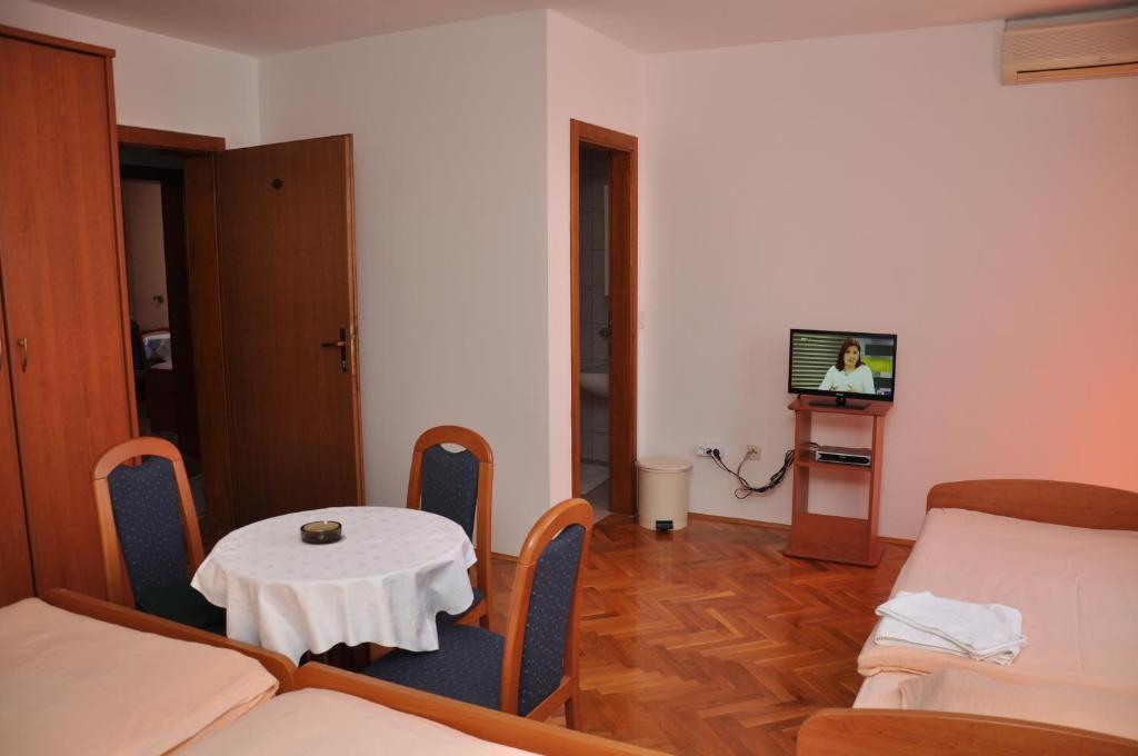 슬라본스키브로드 Pansion Antonio B&B 외부 사진