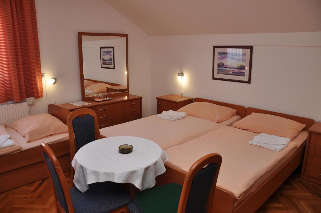 슬라본스키브로드 Pansion Antonio B&B 외부 사진