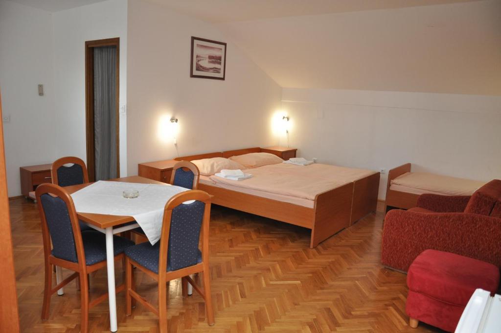 슬라본스키브로드 Pansion Antonio B&B 외부 사진